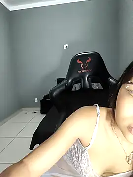 Snapshot of Livia_Diaz chatting on April 22, 11:28 pm Livia Diaz online show from April 22, 11:28 pm