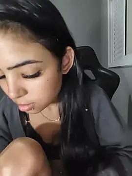 Snapshot of Livia_Diaz chatting on July 11, 1:30 am Livia Diaz online show from July 11, 1:30 am