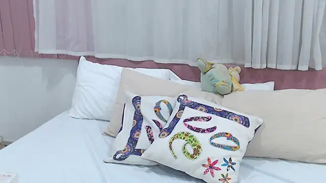 Snapshot of LexiiBloom chatting on January 24, 2:30 pm LexiiBloom online show from January 24, 2:30 pm