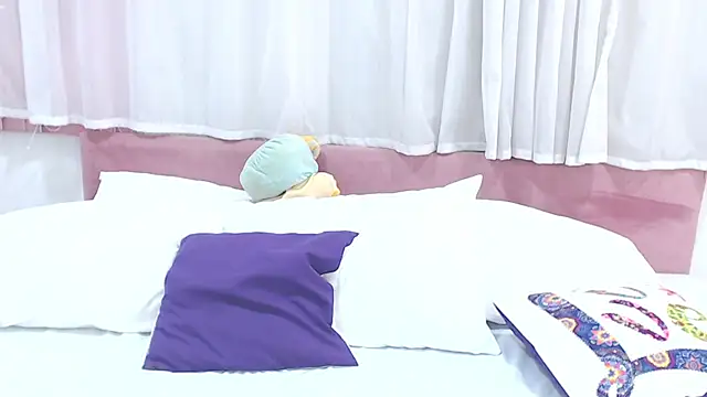 Snapshot of LexiiBloom chatting on February 2, 5:48 pm LexiiBloom online show from February 2, 5:48 pm