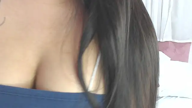 Snapshot of LexiiBloom chatting on February 12, 5:48 pm LexiiBloom online show from February 12, 5:48 pm