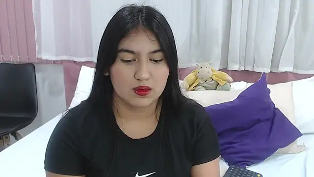 Snapshot of LexiiBloom chatting on February 15, 4:03 am LexiiBloom online show from February 15, 4:03 am