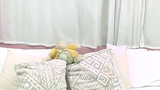 Snapshot of LexiiBloom chatting on March 14, 10:50 am LexiiBloom online show from March 14, 10:50 am
