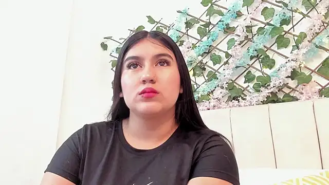 Snapshot of LexiiBloom chatting on September 20, 9:43 am LexiiBloom online show from September 20, 9:43 am