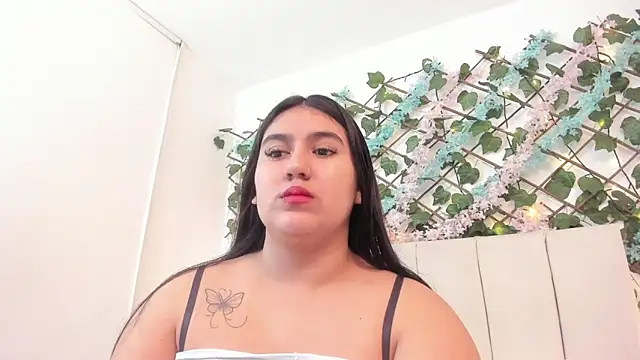 Snapshot of LexiiBloom chatting on October 2, 10:33 am LexiiBloom online show from October 2, 10:33 am