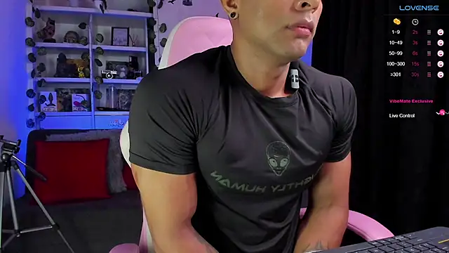 Couple muscle1 online show from January 15, 1:41 pm