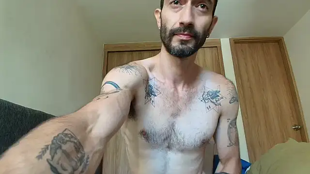 ALEJANDRO BIGCOCK online show from May 31, 2:35 pm