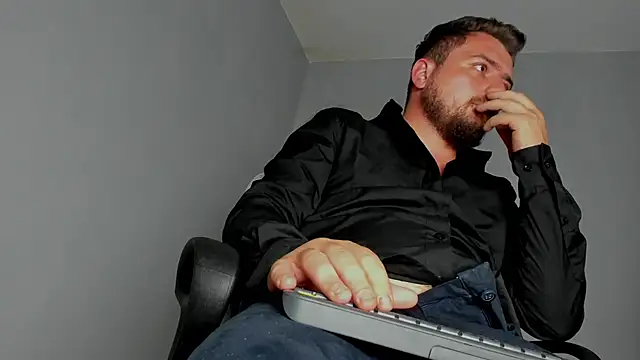 Snapshot of Master_Mark_Wayne chatting on November 13, 12:31 am Master Mark Wayne online show from November 13, 12:31 am