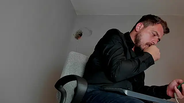 Snapshot of Master_Mark_Wayne chatting on November 14, 12:42 am Master Mark Wayne online show from November 14, 12:42 am