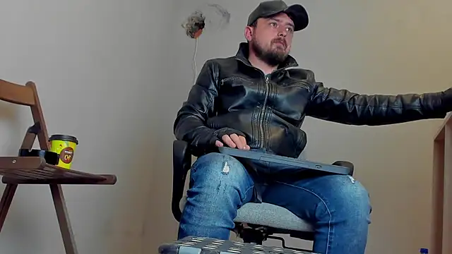 Snapshot of Master_Mark_Wayne chatting on November 19, 11:27 pm Master Mark Wayne online show from November 19, 11:27 pm