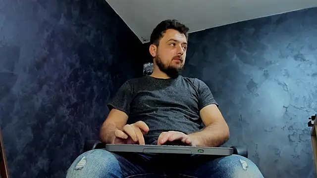 Snapshot of Master_Mark_Wayne chatting on December 15, 8:24 pm Master Mark Wayne online show from December 15, 8:24 pm