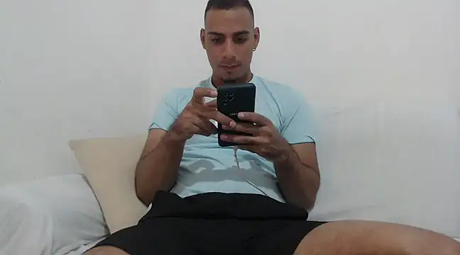 bonehur online show from February 15, 8:33 pm