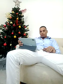 bonehur online show from November 25, 9:15 pm