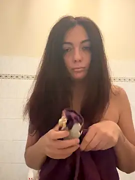 Snapshot of Strawberry_queen91 chatting on October 3, 1:19 pm Strawberry queen91 online show from October 3, 1:19 pm