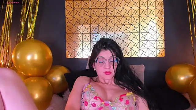 caro lyne  online show from February 4, 5:55 pm