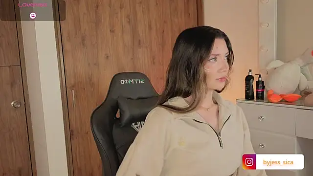 Snapshot of jessy__01 chatting on October 1, 1:44 am jessy  01 online show from October 1, 1:44 am