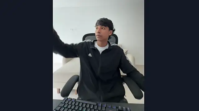 Tyler prince online show from November 28, 6:32 pm