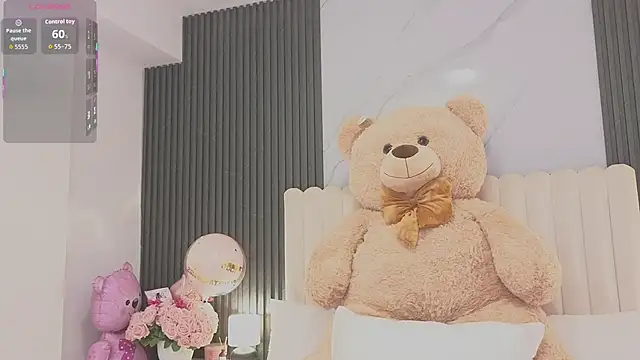 Madiee Rhea online show from May 25, 10:27 pm