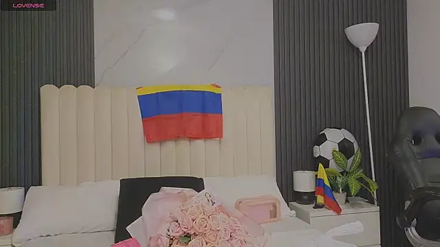 Madiee Rhea online show from July 1, 7:35 pm