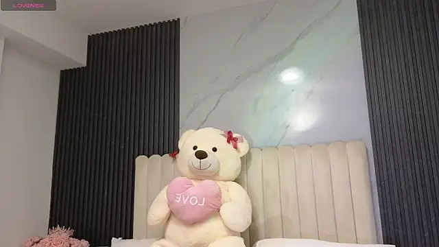Madiee Rhea online show from July 10, 7:38 pm