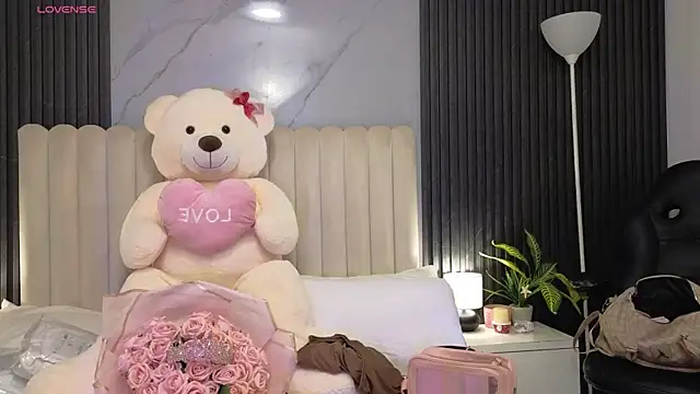 Madiee Rhea online show from July 15, 7:41 pm