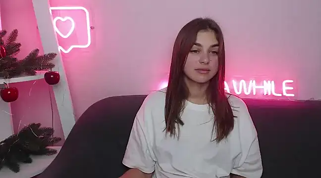 Snapshot of MilanaAngelAs chatting on December 28, 10:03 am MilanaAngelAs online show from December 28, 10:03 am