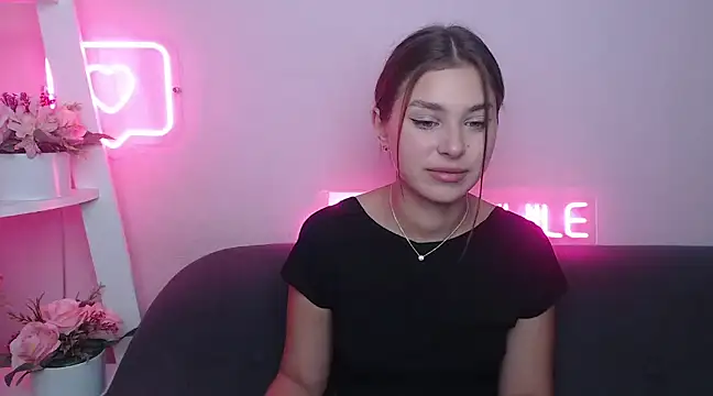 Snapshot of MilanaAngelAs chatting on January 26, 5:45 am MilanaAngelAs online show from January 26, 5:45 am