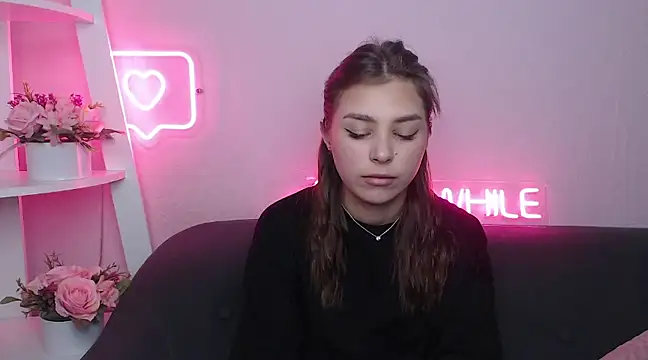 Snapshot of MilanaAngelAs chatting on March 1, 5:42 am MilanaAngelAs online show from March 1, 5:42 am