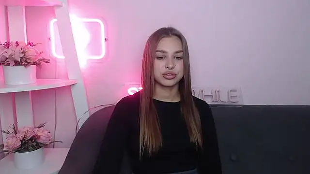 Snapshot of MilanaAngelAs chatting on October 3, 4:42 am MilanaAngelAs online show from October 3, 4:42 am