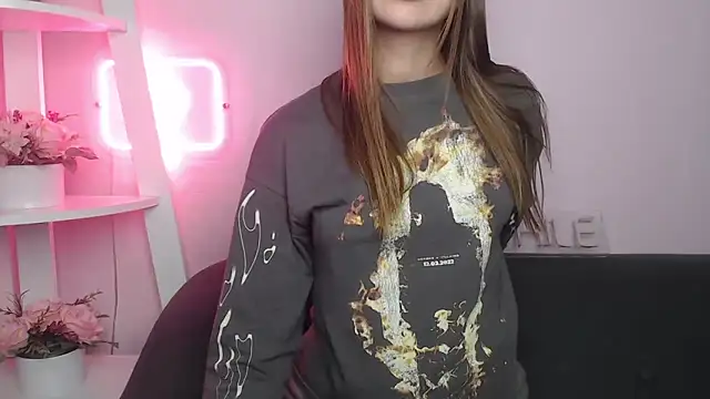 MilanaAngelAs online show from November 16, 6:13 pm