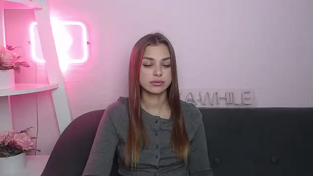 MilanaAngelAs online show from November 18, 8:35 pm