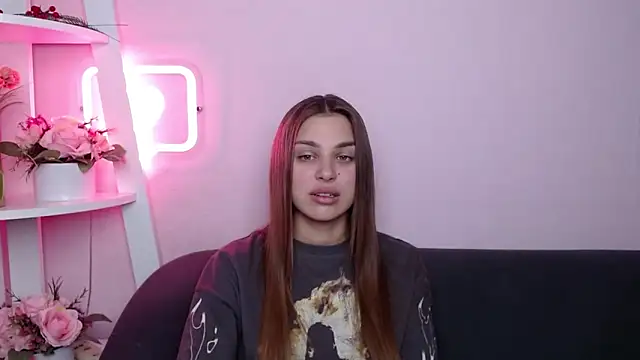 Snapshot of MilanaAngelAs chatting on April 21, 7:39 pm MilanaAngelAs online show from April 21, 7:39 pm