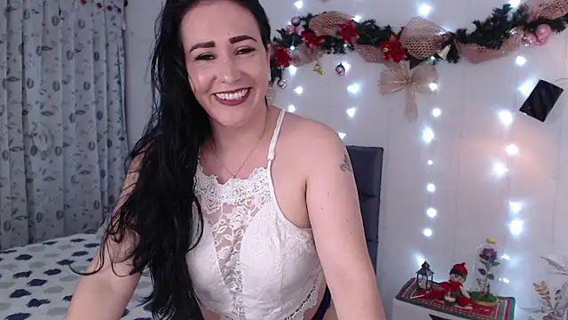 Snapshot of miawilson_1 chatting on December 18, 5:26 am miawilson 1 online show from December 18, 5:26 am