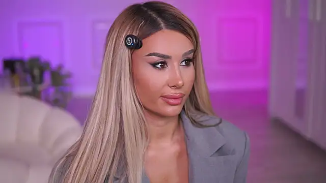 Snapshot of EvaZane chatting on October 30, 8:20 pm EvaZane online show from October 30, 8:20 pm