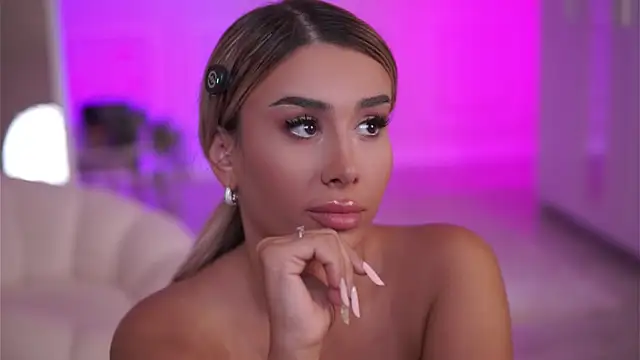 Snapshot of EvaZane chatting on November 12, 7:24 pm EvaZane online show from November 12, 7:24 pm