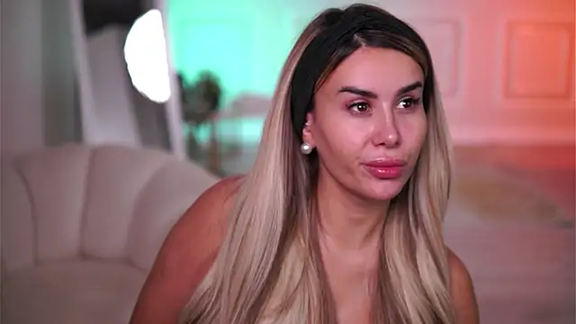 Snapshot of EvaZane chatting on November 29, 10:02 pm EvaZane online show from November 29, 10:02 pm