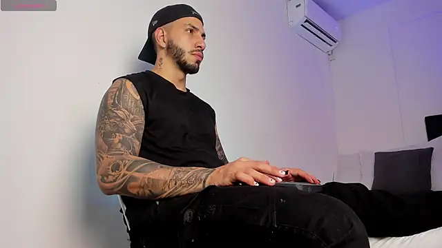 Snapshot of Matt_Ferrer chatting on February 1, 8:37 pm Matt Ferrer online show from February 1, 8:37 pm