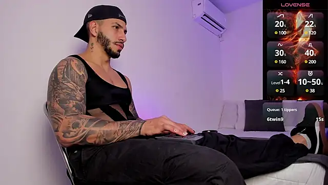 Snapshot of Matt_Ferrer chatting on February 4, 9:20 pm Matt Ferrer online show from February 4, 9:20 pm