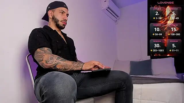 Snapshot of Matt_Ferrer chatting on February 8, 8:53 pm Matt Ferrer online show from February 8, 8:53 pm