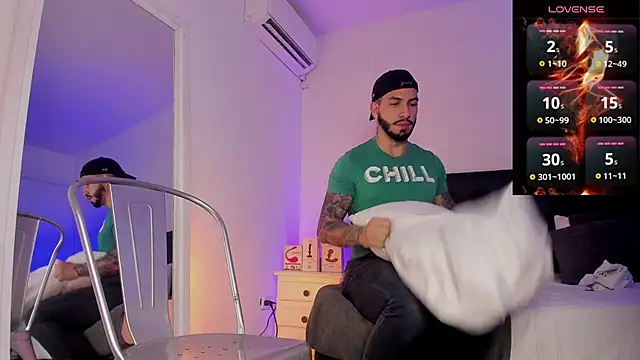 Snapshot of Matt_Ferrer chatting on February 22, 8:09 pm Matt Ferrer online show from February 22, 8:09 pm