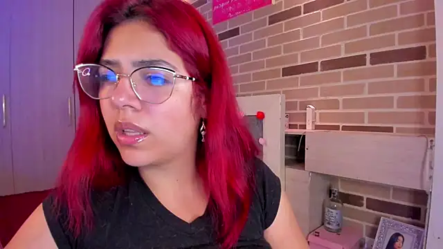 Rousse Collinss online show from December 18, 3:26 am