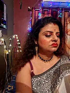 Snapshot of Maaya66 chatting on February 16, 6:43 pm Maaya66 online show from February 16, 6:43 pm