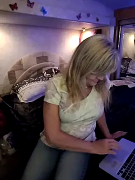 annika lately online show from February 28, 3:26 am