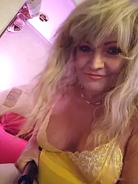 Snapshot of annika_lately chatting on July 9, 4:05 am annika lately online show from July 9, 4:05 am