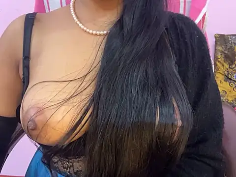 Snapshot of roshni-5 chatting on January 6, 7:45 pm roshni-5 online show from January 6, 7:45 pm