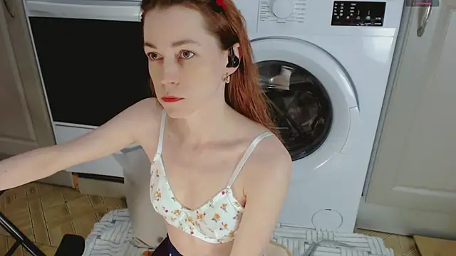 Amina Barbarian online show from September 22, 5:15 pm