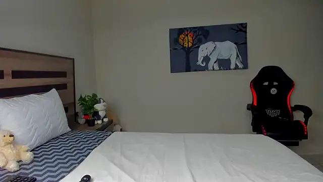 Renee-18 online show from December 2, 1:22 am