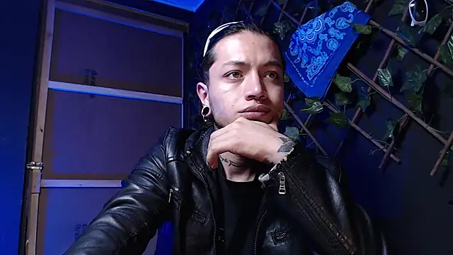 Dicaprioo  online show from December 1, 10:15 pm