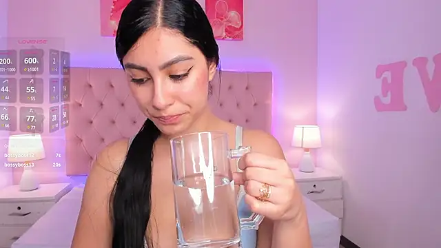 Snapshot of Emily_roux chatting on January 19, 1:00 am Emily roux online show from January 19, 1:00 am