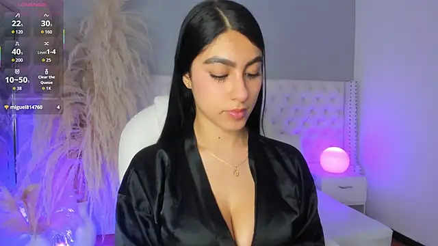 Snapshot of Emily_roux chatting on January 15, 4:11 pm Emily roux online show from January 15, 4:11 pm